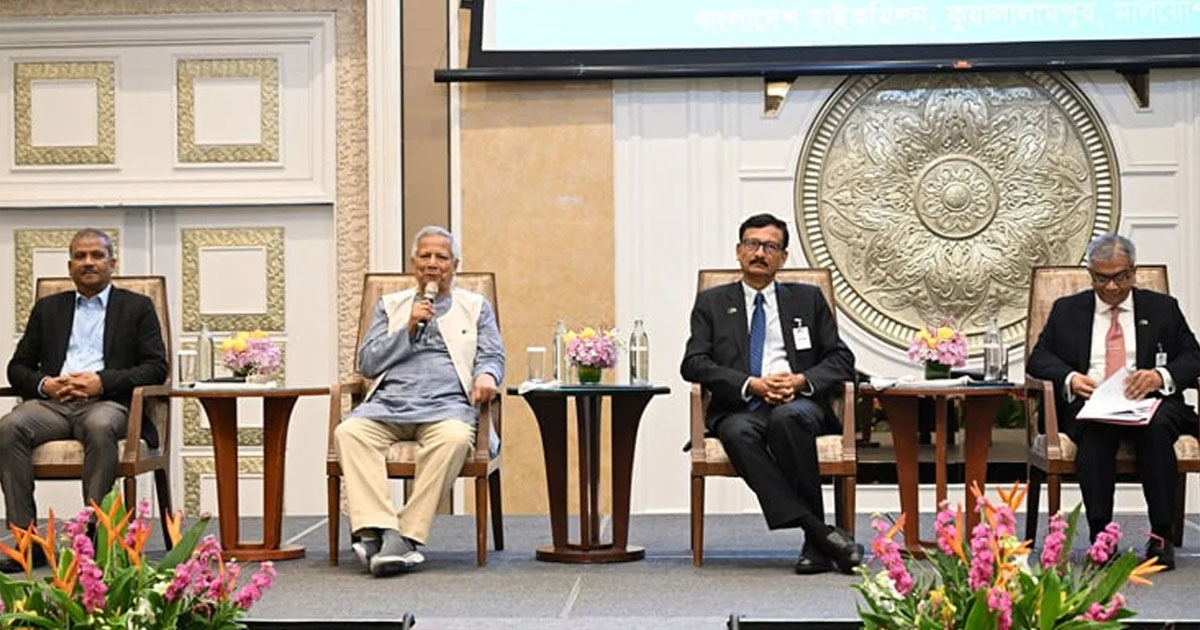 প্রবাসীদের রেমিট্যান্সে ঘুরে দাঁড়িয়েছে দেশের অর্থনীতি