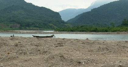সিলেটে পাথর লুটপাটে মরুভূমিতে পরিণত ‘সাদাপাথর’
