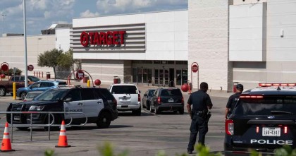 যুক্তরাষ্ট্রের স্টোরে বন্দুক হামলায় তিনজন নিহত