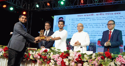 ১২ সফল আত্মকর্মী ও চার যুব সংগঠক পেলো জাতীয় যুব পুরস্কার
