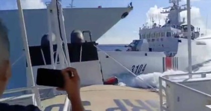 বিদেশি নৌযান তাড়াতে গিয়ে নিজেদের যুদ্ধজাহাজে সজোরে ধাক্কা চীনের