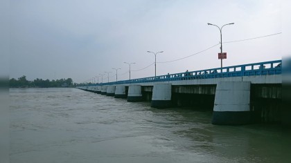 তিস্তা নদীর পানি বিপদসীমার এক সেন্টিমিটার ওপর দিয়ে প্রবাহিত