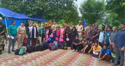 ভারতে আটক ২২ বাংলাদেশিকে বিজিবির কাছে হস্তান্তর