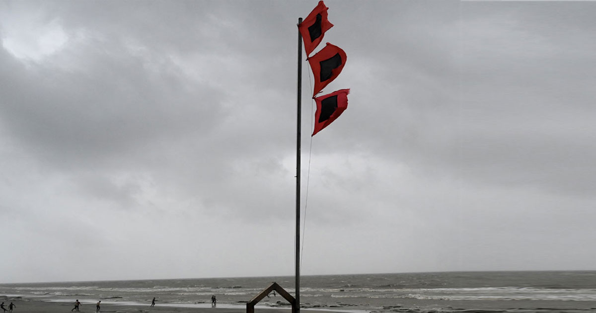 দেশের চার সমুদ্রবন্দর ও সাত নদীবন্দরে সতর্কতা