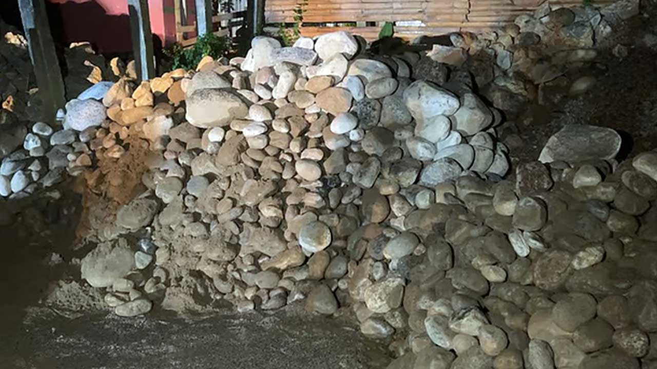 ভোলাগঞ্জের লুট হওয়া ৪০ হাজার ঘনফুট সাদা পাথর ঢাকা থেকে উদ্ধার