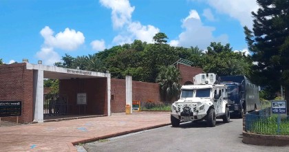 শেখ মুজিবের সমাধিতে শ্রদ্ধা জানাতে আসেনি কেউ