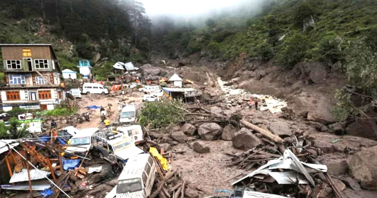 পাকিস্তানে মেঘ ভাঙা বৃষ্টি, ভূমিধসে চাপা বহু মানুষ