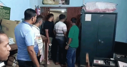 খুলনায় কৃষি ব্যাংকের লকার ভেঙে ১৬ লাখ টাকা লুট