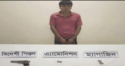 মেহেরপুরে সেনাবাহিনী অভিযানে অস্ত্র ও গুলিসহ আটক ১