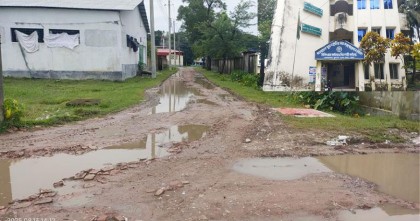 বিসিক শিল্পনগরীর সড়ক অচল ভারী ট্রাকের চাপ, ক্ষতিগ্রস্ত ক্ষুদ্র উদ্যোক্তারা