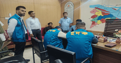 শরীয়তপুরে জাজিরা হাসপাতালে দুদকের অভিযান