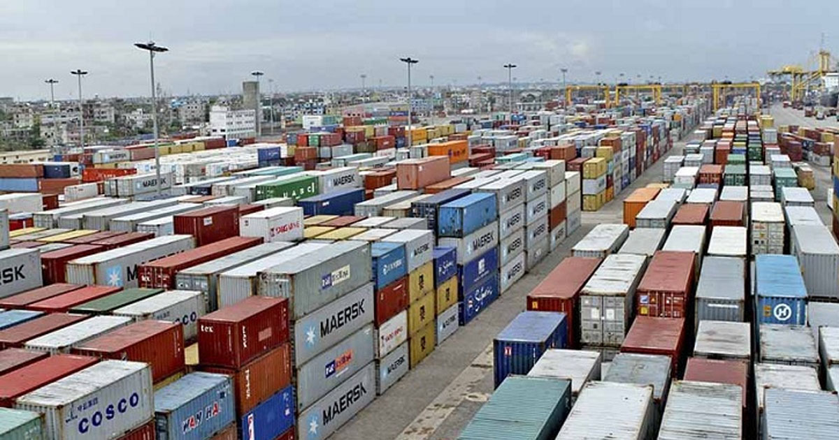 চট্টগ্রাম বন্দরে কনটেইনার জটে অচল অবস্থা