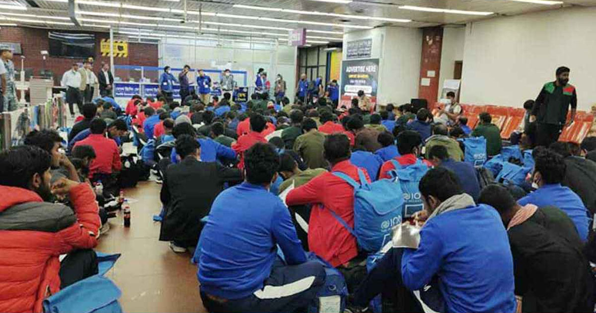 লিবিয়া থেকে দেশে ফিরলেন ১৭৫ বাংলাদেশি