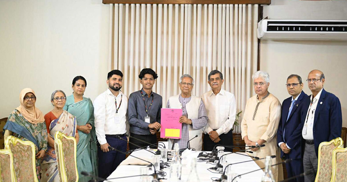 সাগর-রুনির সন্তানের হাতে পূর্বাচলের প্লটের দলিল হস্তান্তর