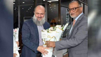 চার দিনের সফরে ঢাকায় পৌঁছেছেন পাকিস্তানের বাণিজ্যমন্ত্রী