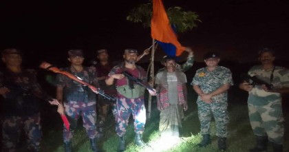মেহেরপুর সীমান্তে অবৈধ অনুপ্রবেশে আটক ইকবাল হোসেনকে বিজিবির কাছে ফেরত দিলো বিএসএফ