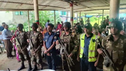 যৌথ বাহিনীর অভিযানে সারা দেশে গ্রেপ্তার ৫৬