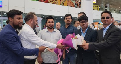 কুয়ালালামপুর পৌঁছেছেন নাহিদ ইসলাম