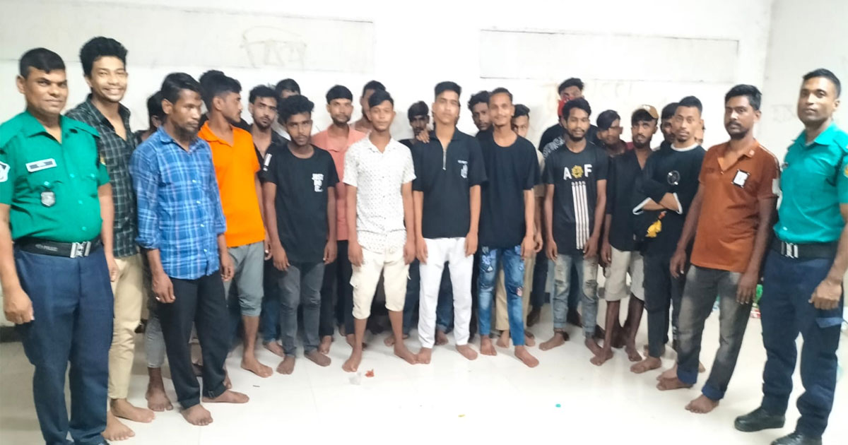 বিশেষ অভিযানে রাজধানী থেকে ২৮ জনকে গ্রেপ্তার করেছে মোহাম্মদপুর থানা পুলিশ