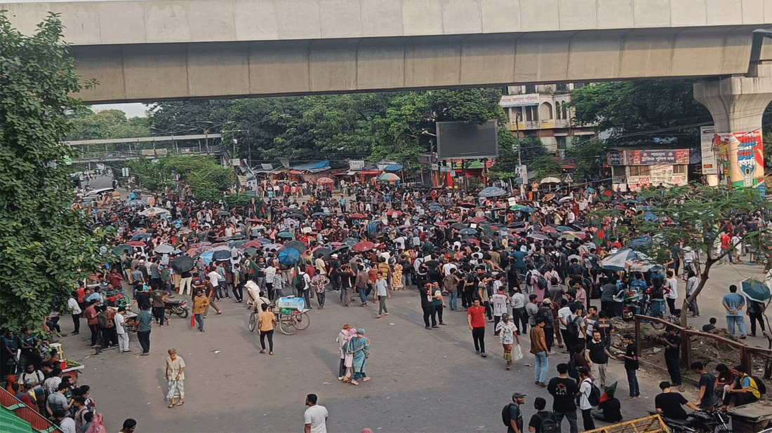 ডিপ্লোমা প্রকৌশলীদের নামের আগে প্রকৌশলী লিখতে না দেয়াসহ তিন দাবিতে বুয়েট শিক্ষার্থীদের শাহবাগ অবরোধ