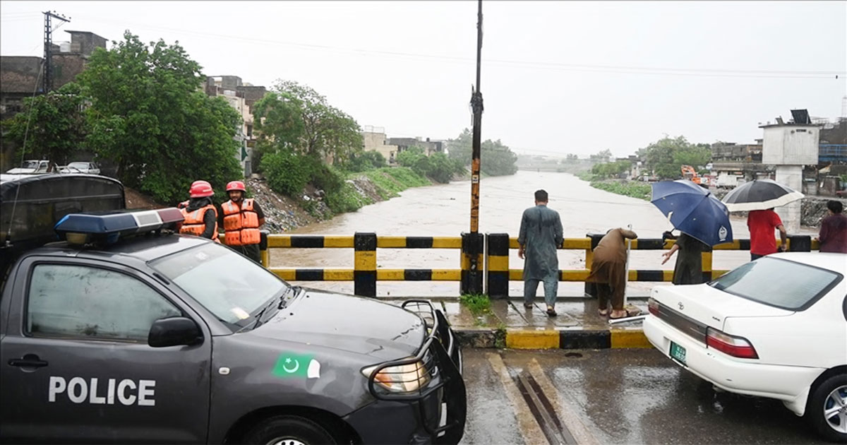 বাঁধ খুলে দিয়েছে ভারত; বাসিন্দাদের নিরাপদ স্থানে সরিয়ে নিচ্ছে পাকিস্তান