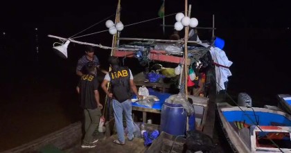 কক্সবাজারে চার লক্ষ ৬০ হাজার ইয়াবাসহ আটক নয়