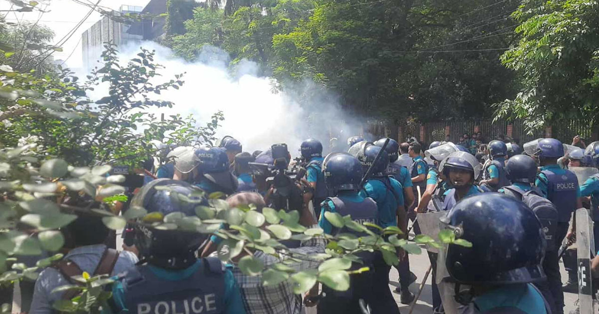 শাহবাগে ‘লং মার্চ টু ঢাকা’ কর্মসূচিতে উত্তেজনা