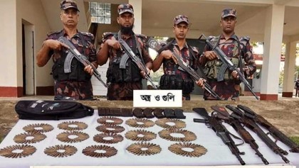 টেকনাফে অবৈধ অস্ত্র ও গোলাবারুদ উদ্ধার করেছে বিজিবি