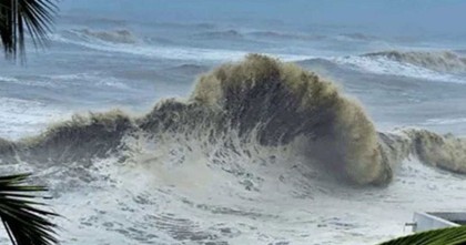 দেশের চার সমুদ্র বন্দরে তিন নম্বর সতর্ক সংকেত