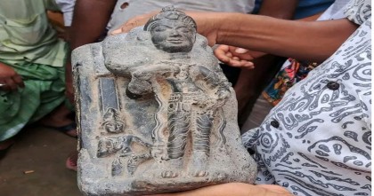 গাইবান্ধায় কষ্টিপাথর সদৃশ মূর্তি উদ্ধার