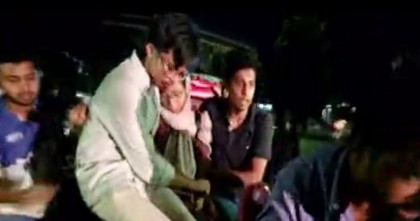 এবার বাকৃবিতে শিক্ষার্থীদের ওপর বহিরাগতদের হামলা