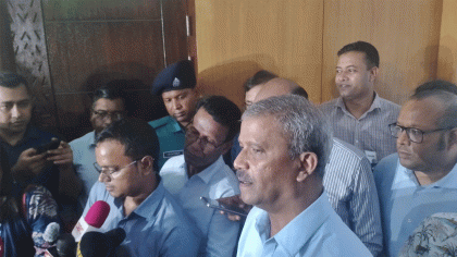 গুজব গুঞ্জন নিয়ে বিচলিত হওয়ার কিছু নেই: আইন উপদেষ্টা