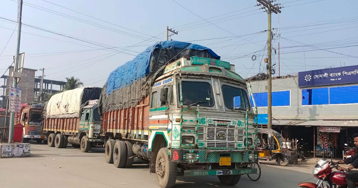 ভোমরা বন্দরে লক্ষ্যমাত্রা ছাড়িয়ে ৯৭৮ কোটি টাকার রাজস্ব আদায়