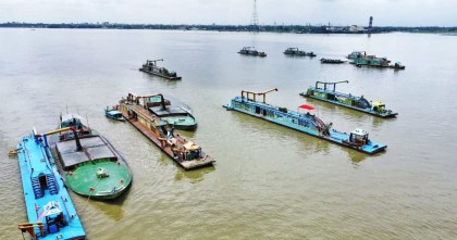 মেঘনা নদীতে বালু উত্তোলনের মহোৎসব; হুমকির মুখে বিদ্যুৎকেন্দ্র, জাতীয় গ্রিড লাইন