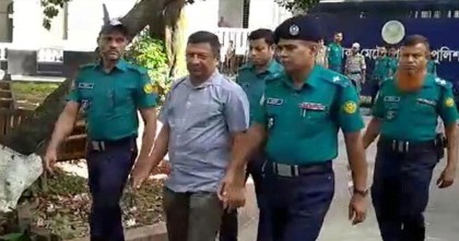 হাসিনার বিরুদ্ধে ট্রাইব্যুনালে জবানবন্দি দিচ্ছেন সাবেক আইজিপি মামুন