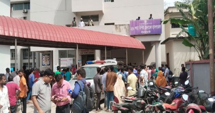 নীলফামারীতে সেনাবাহিনী-পুলিশের সঙ্গে ইপিজেড শ্রমিক সংঘর্ষ; নিহত এক