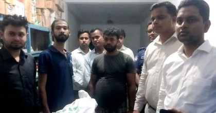 সিংগাইরে ভেজাল সারসহ দুই জন আটক