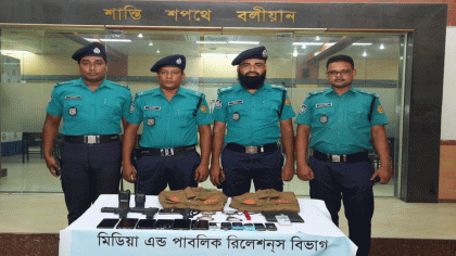 ডিবি পরিচয়ে সংঘবদ্ধ ডাকাত দলের সাত সদস্য গ্রেপ্তার; গাড়িসহ ডাকাতি কাজে ব্যবহৃত নানা সরঞ্জাম উদ্ধার