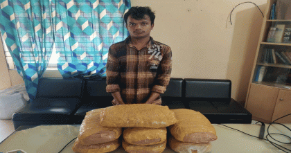 বাগেরহাটে সাত কেজি গাঁজাসহ যুবক গ্রেপ্তার