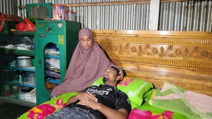 ছেলেকে বাঁচাতে কিডনি দেবেন মা, অর্থাভাবে থমকে আছে অস্ত্রোপচার