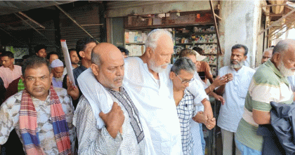 দলের সভায় চেয়ার থেকে ঢলে পড়লেন কাদের সিদ্দিকী