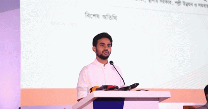 আদালতকক্ষে বিচারকের সামনে সাংবাদিককে মারধরের ঘটনায় যা বললেন আসিফ মাহমুদ