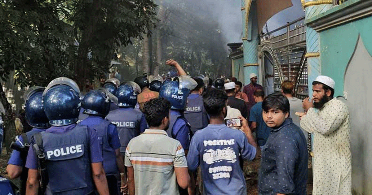 নুরাল পাগলার দরবারে পুলিশের ওপর হামলার ঘটনায় গ্রেপ্তার বেড়ে ১১