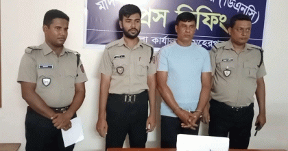 মেহেরপুরে যৌথ অভিযানে ৬০ গ্রাম হেরোইনসহ অবসরপ্রাপ্ত সেনা সদস্য আটক