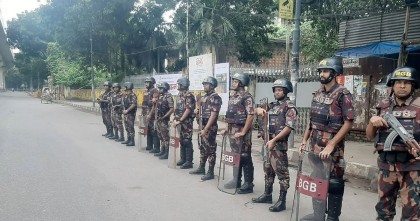 ঢাবিতে প্রবেশে কঠোর নিয়ন্ত্রণ, বিজিবির টহল