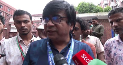 ফজিলাতুন্নেসা হলে ভোটগ্রহণ বন্ধের কারণ জানালেন নির্বাচন কমিশনার