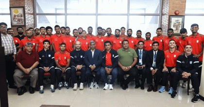 নেপাল থেকে বিশেষ ফ্লাইটে দেশের উদ্দেশ্যে রওনা দিয়েছে জাতীয় ফুটবল দল