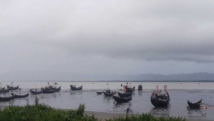 সেন্টমার্টিন থেকে ৪০ জেলেকে ধরে নিয়ে গেল আরাকান আর্মি