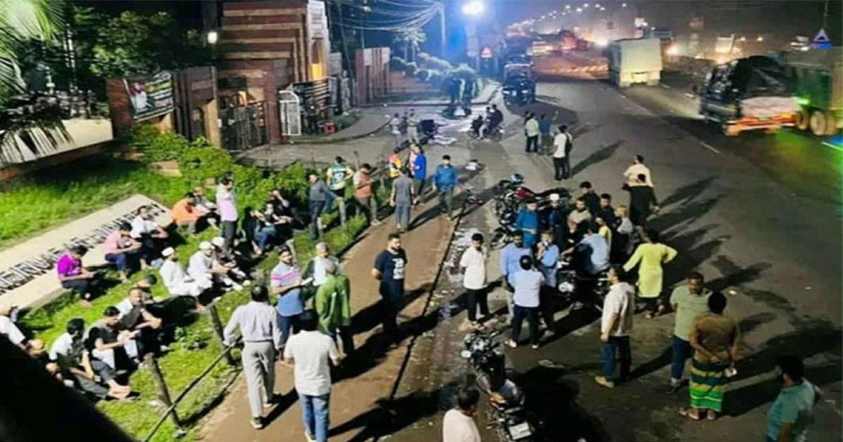 রাতে জাবির বিভিন্ন গেটে শিবির সমর্থকদের অবস্থান