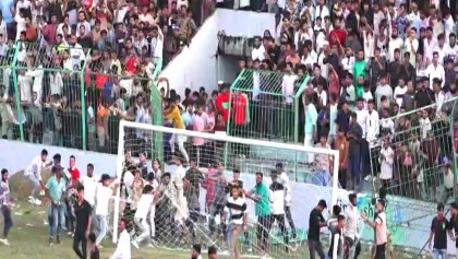 কক্সবাজারে ফুটবল টুর্ণামেন্টের ফাইনালকে কেন্দ্র করে ব্যাপক ভাংচুর-সংর্ঘর্ষ, ইউএনওসহ আহত ২০